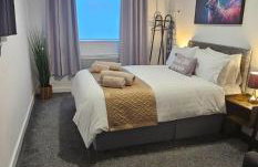 Deluxe Town Centre 2 Bedroom Apartment - Foto 4