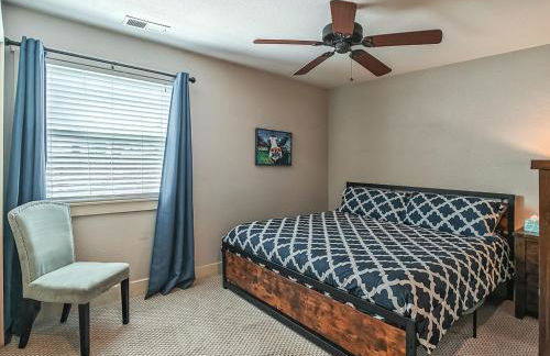 Quiet Plaza Two bedroom 2 Bathroom - Photo 27