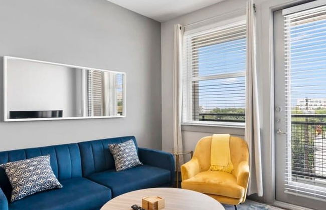 Modern 1BR King Suite Close to Downtown w Fast Wifi - Foto 26