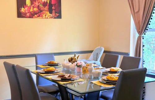 Large 3BR Home for Families and Work Stays With Fast WIFI - Foto 4