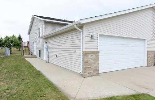 Updated Twin Home near Sanford Medical Center - Foto 9