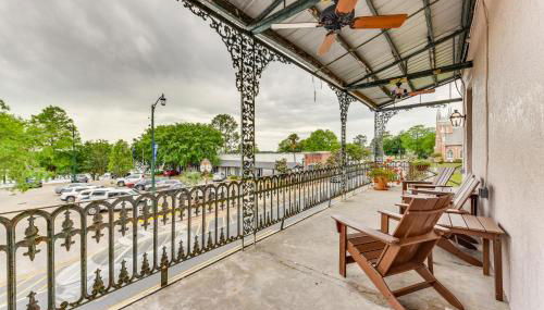 Charming Louisiana Getaway with Furnished Balcony! - Foto 2