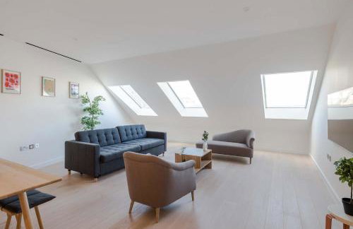 Soho 2-Bed Penthouse - AC - Sleeps 6 - Photo 7