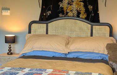 Artist's Hawkhurst Home with Heated Pool & Sauna - Foto 13