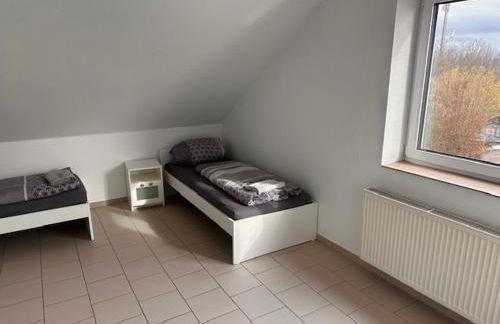 4 Personen I 2 Schlafzimmer I Wohnung Wörrstadt mit Parkplatz - Foto 1