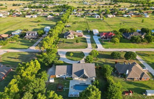 The Perfect Holiday Getaway 5BR 4BA with Pool and Hot Tub - Photo 15