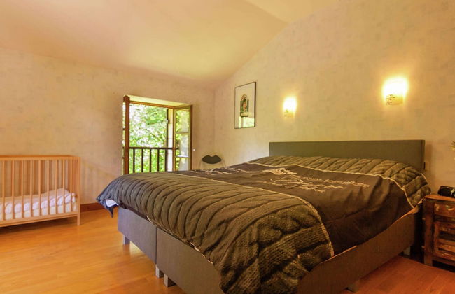 Spacious Farmhouse With Private Heated Pool in a Rustic Garden - Foto 6