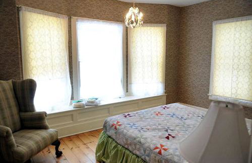 Charmingly Historic Cottage Rental Perfect for Large Groups in Aurora, New York - Foto 21