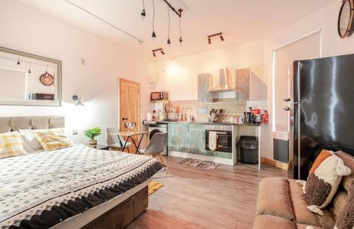 Luxury Industrial Studio Leeds Near Brudenell social club & Headingley Stadium - Photo 53