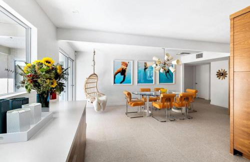 Monterey Manor Interior Designed Home Plus Pool - Photo 23