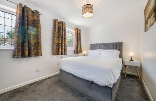 Stylish 4 Bed Trentham Retreat with Pool Table - Foto 42