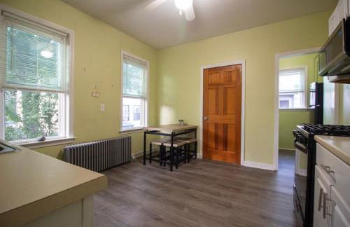 2 bedroom condo close to Boston and Cambridge with free parkings - Foto 8