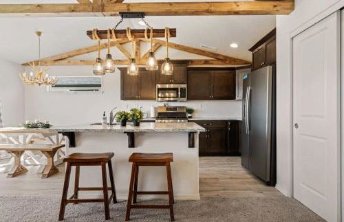 Modern Cabin Vibes, Vaulted ceilings, Sleeps 8! - Foto 14