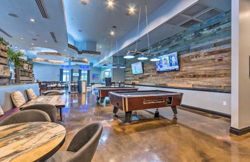 Modern Resort Condo with Balcony - Walk to Beach! - Foto 39