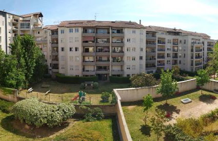 "Monplaisir", parking, canapé-lit neuf confortable, idéal voyages d'affaires et tourisme, proximité commerces, gare, Université Lyon 3 , Tram T2, T4 et C25 - Photo 22
