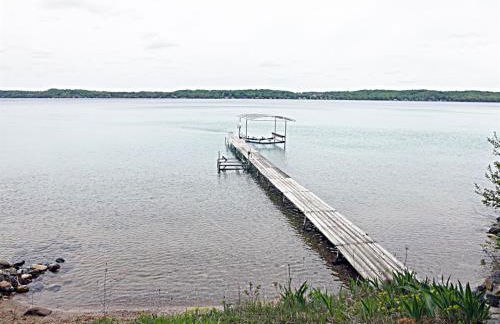 Classic Lake Home on Torch Lake - Foto 40