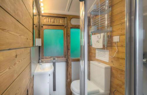 Railway Carriage accommodation with tennis court! - Foto 15