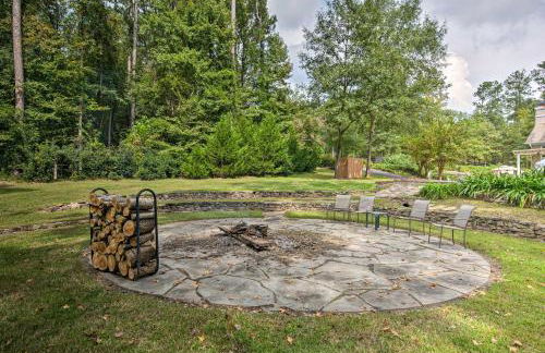 Secluded Acworth Mansion with Pool and Game Room! - Foto 36