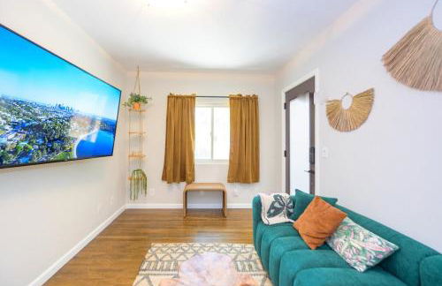 Charming and Cozy 1 Bedroom 1 Bathroom Guest Suite in Silverlake - Foto 24