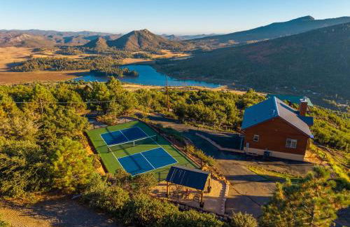 Wild Moon Ranch with Pickleball, Cedar Tub, Views - Foto 1