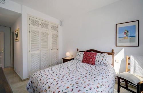 Luxury Beachfront Apartment with Pool in Costalita - Photo 17