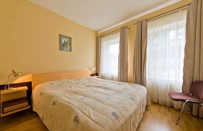 Barbacan Apartments - Photo 8