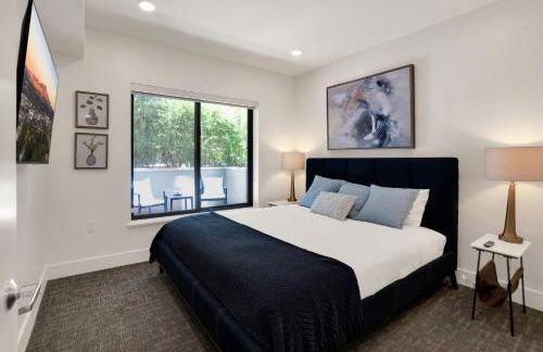 Elevator-King Bed-Walk Downtown-Free Garage Parking-Laundry - Foto 60