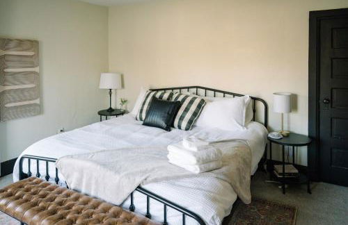 The Manor At East Village - Photo 25