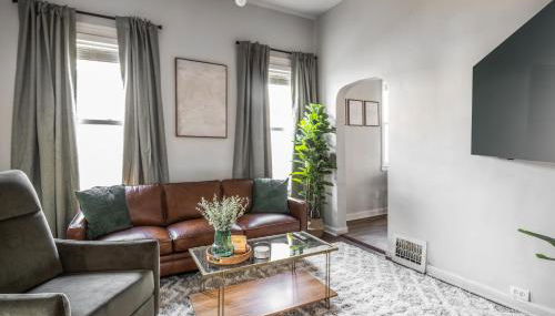 Mid-Century Modern Retreat in Little Italy - Foto 3