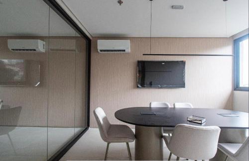 Otima localizacao metro Sacoma Aeroporto Congonhas Av Paulista Great location 80m subway near Av Paulista and Congonhas Airport Smart TV 50 free channels 600gb WiFi Pool Gym - Foto 12