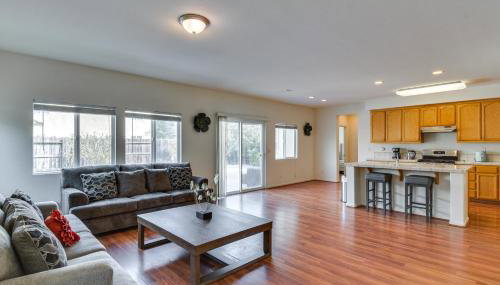 7 Mi to Lake Yosemite Family Home with Fenced Yard - Foto 5