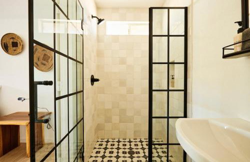 Desert Oasis Hot Tub, Sauna, Pool, Walk to Pappys - Foto 22