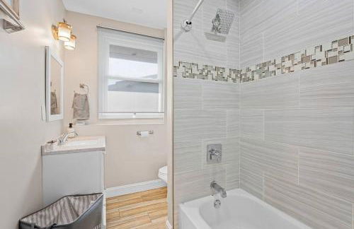 15min to Lincoln Ecuador vs Ivory Coast, Sleeps 12 - Foto 31