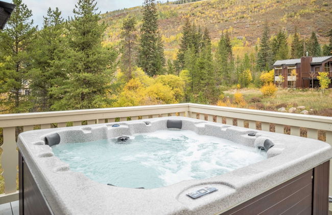 Bighorn by Avantstay Spacious Ski Cabin w/ Sprawling Porch, Views & Hot Tub! - Foto 19