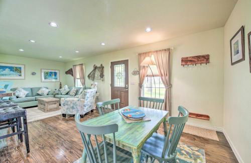 Half-Mi to Seadrift Harbor Seadrift Home with Deck - Foto 8