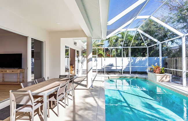 Imola: Newly Remodeled Pool Home Minutes from Vanderbilt Beach. Family-Friendly Retreat with 4 BR, 3.5 Bathrooms, and Private Screened Pool. Perfect Location Near Mercato and Naples Attractions - Foto 29