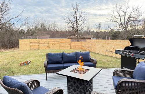 Vibing Hudson Retreat Pet-Friendly w Hot Tub - Foto 24