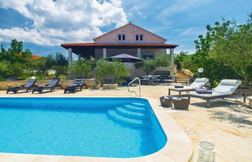 Five-Bedroom Holiday Home In Donji Humag - Photo 8