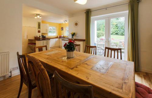 5 Bedroom House with Sea Views - Photo 17