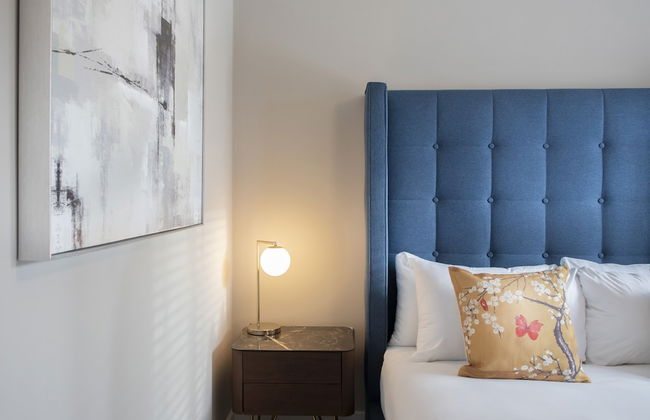 Elliot Oliver - Luxurious 2 Bedroom Apartment With Parking - Photo 2