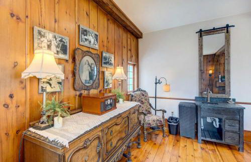 Historic Brookfield Farm Home about 14 Mi to Milwaukee - Foto 5