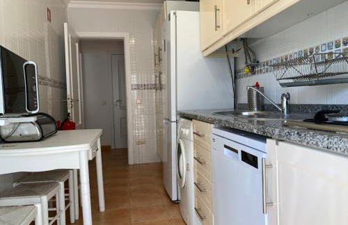 Monte Gordo Beach Flat with Balcony - Foto 9