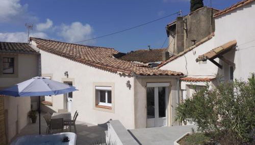 Le Logis du Moulin Gîte avec Jacuzzi, à 800m de la Cité Médiévale - Foto 3