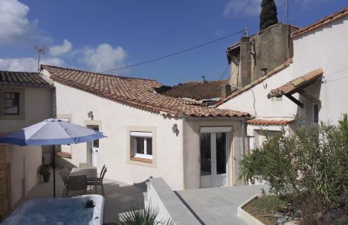 Le Logis du Moulin Gîte avec Jacuzzi, à 800m de la Cité Médiévale - Foto 3