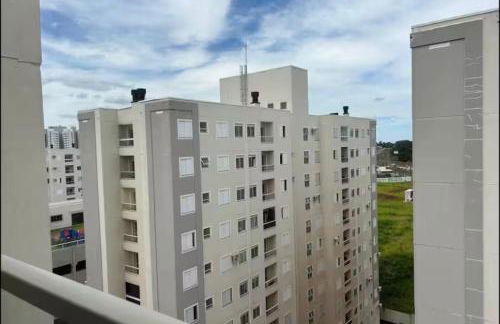 Quarto com cama de casal bem aconchegante - Foto 3