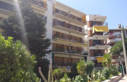 Charming Attic with Pool and Seaviews - Photo 19