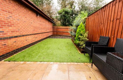 Charming Home in Bromsgrove - Perfect for Groups - Foto 68