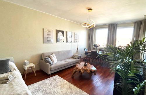 ED-große, moderne Wohnung in zentraler Lage, mit Balkon, Lift und Parkplatz - Foto 2