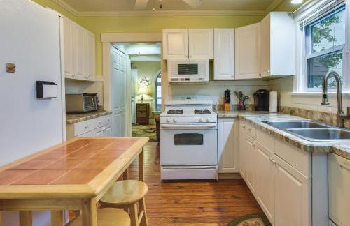 Turtle Cove Bay Beach House about 13 Mi to Buffalo! - Foto 9