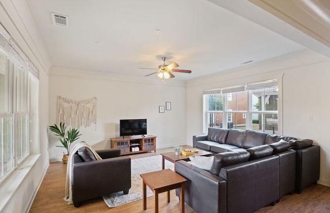 Texas State Sanctuary With Massive Pool Oasis - Foto 18